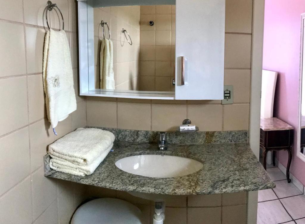 Apartamento Pe Na Areia E Aguas Tranquilas No Centro De Guarapari Eksteriør bilde